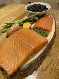 Huntland Adult Scottish Loch Salmon Grain Free Dry Dog Food - 10kg By Huntland -Pattes Douces Store Huntland Adult Scottish Salmon Grain Free Dog Food 10kg 5